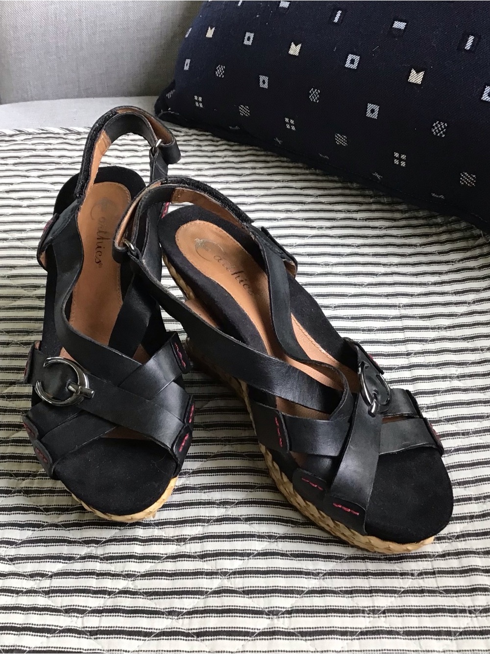 Earthies- New/no box Salerno strappy wedge platform sandal 8M
